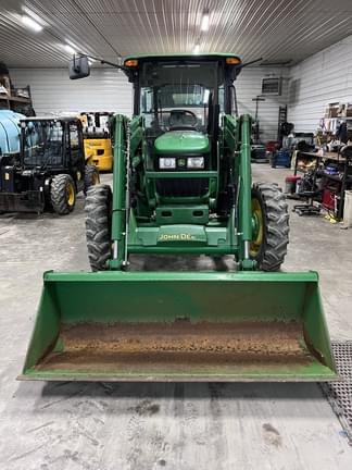 Image of John Deere 5065E equipment image 4