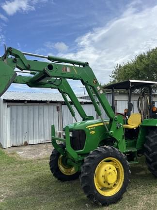 Image of John Deere 5065E equipment image 3