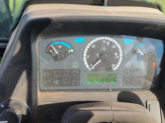 Image of John Deere 5065E equipment image 4