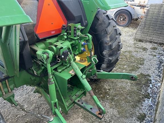 Image of John Deere 5065E equipment image 3