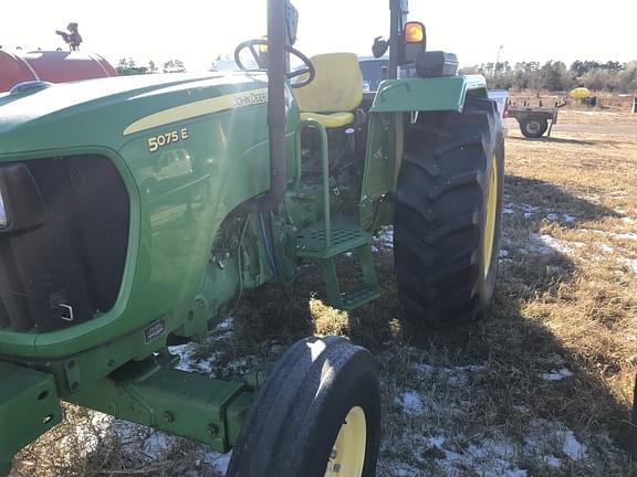 Image of John Deere 5075E equipment image 1