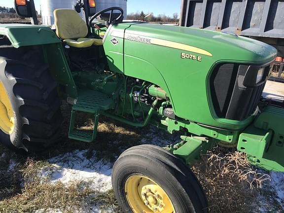 Image of John Deere 5075E Primary image