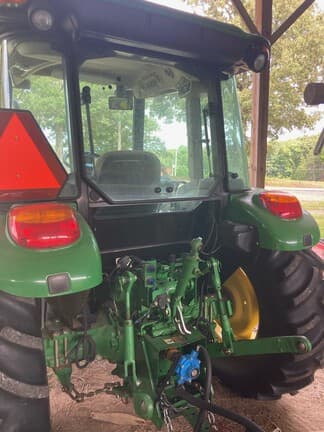 Image of John Deere 5075E equipment image 3
