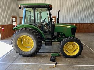 Main image John Deere 5075E 3