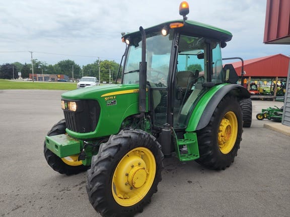 2014 John Deere 5075E Equipment Image0