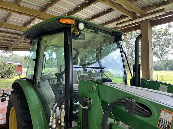 Image of John Deere 5075E equipment image 3