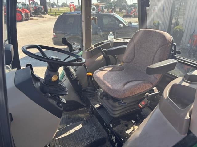 Image of John Deere 5075E equipment image 4
