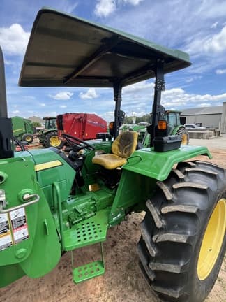 Image of John Deere 5075E equipment image 1
