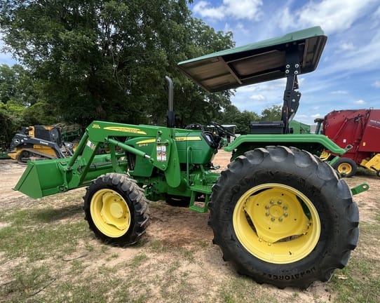 2014 John Deere 5075E Equipment Image0