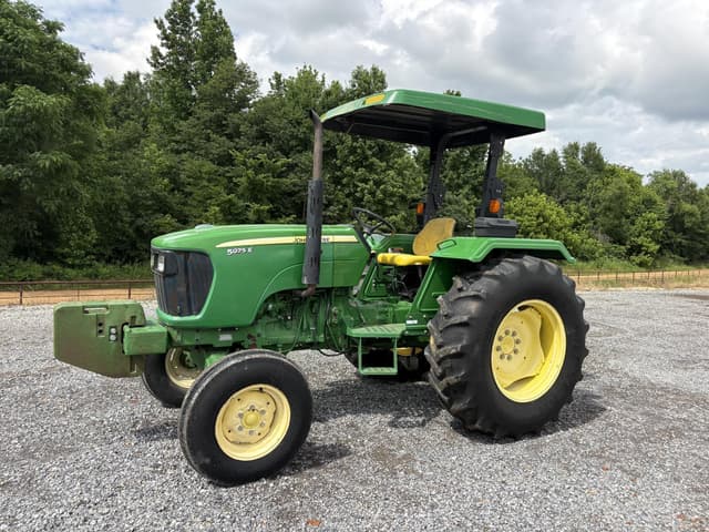 Image of John Deere 5075E equipment image 4