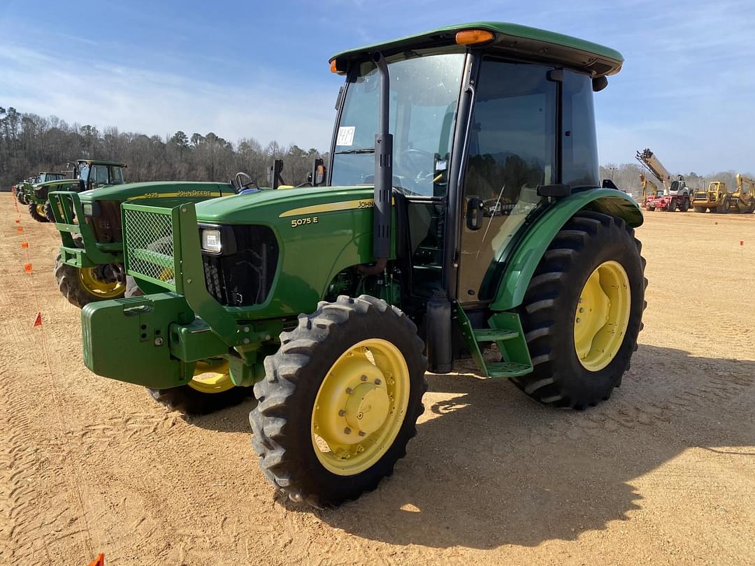 Image of John Deere 5075E Primary image