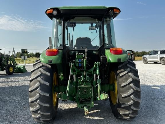 Image of John Deere 5075M equipment image 4