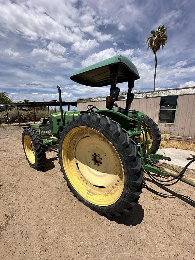 Image of John Deere 5075M equipment image 2