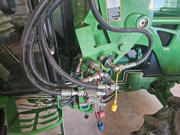 Image of John Deere 5075M equipment image 4