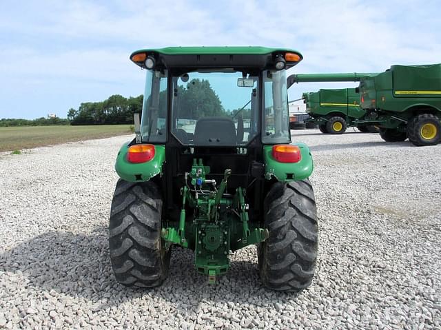 Image of John Deere 5085E equipment image 4