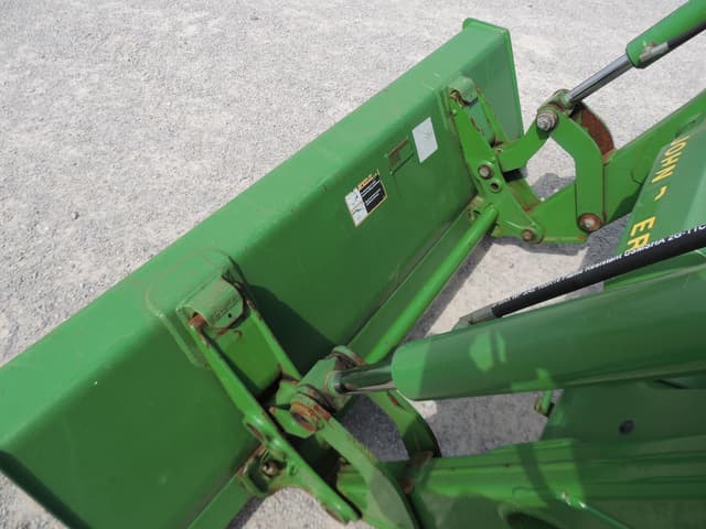 Image of John Deere 5085E equipment image 4