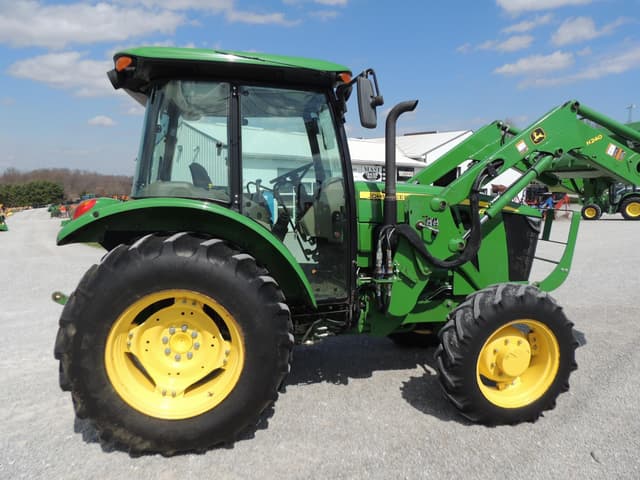 Image of John Deere 5085E equipment image 3