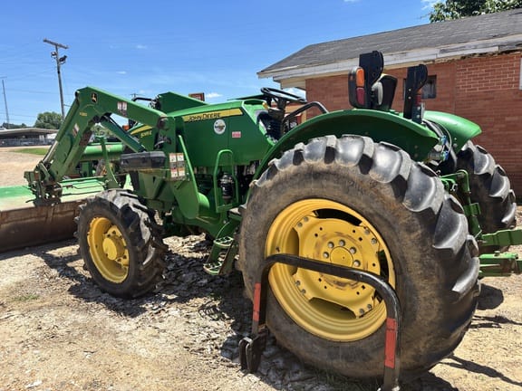 2014 John Deere 5085E Equipment Image0