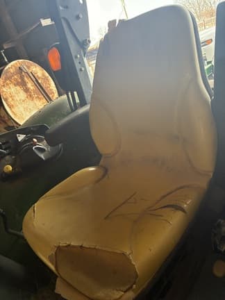 Image of John Deere 5085E equipment image 2