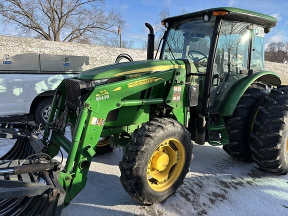2014 John Deere 5085E Equipment Image0