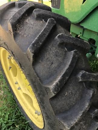 Image of John Deere 5085E equipment image 3