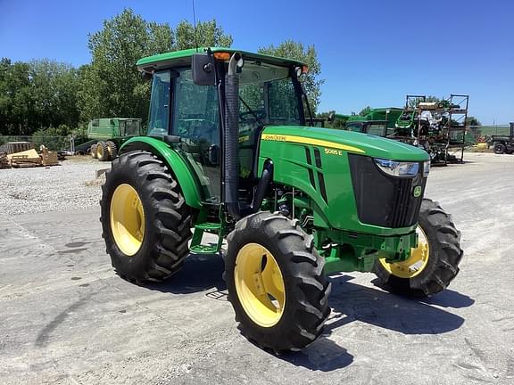 Image of John Deere 5085E Primary image