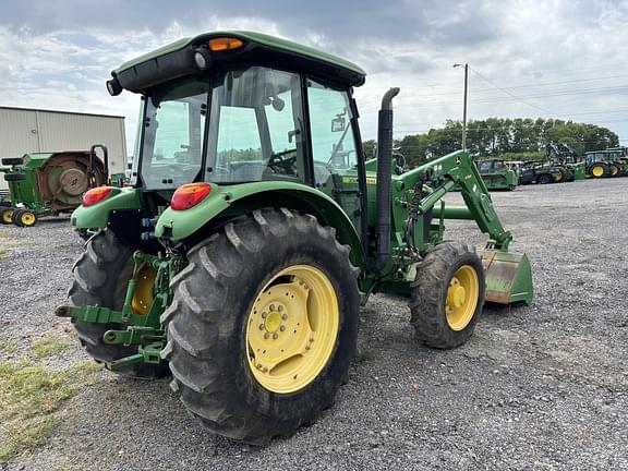 Image of John Deere 5085E equipment image 4
