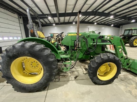 Image of John Deere 5085E equipment image 1