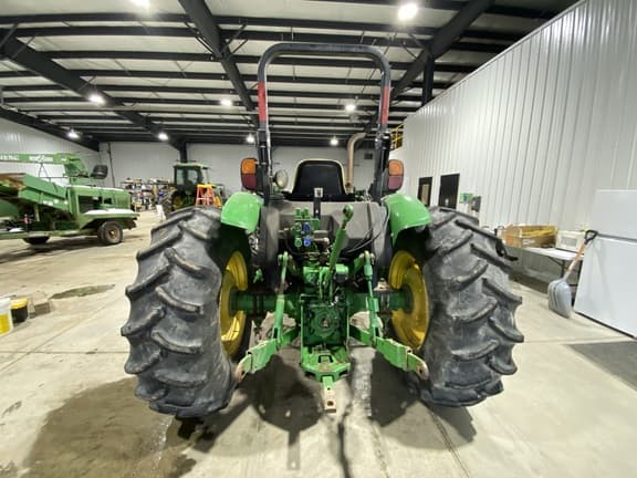 Image of John Deere 5085E equipment image 3