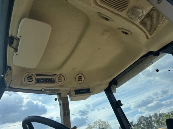 2014 John Deere 5085E Equipment Image0