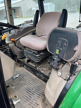 Image of John Deere 5085E equipment image 4