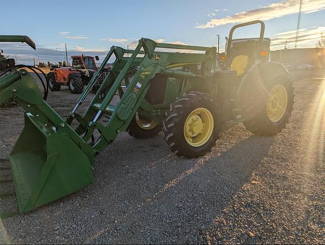 Image of John Deere 5085M equipment image 1