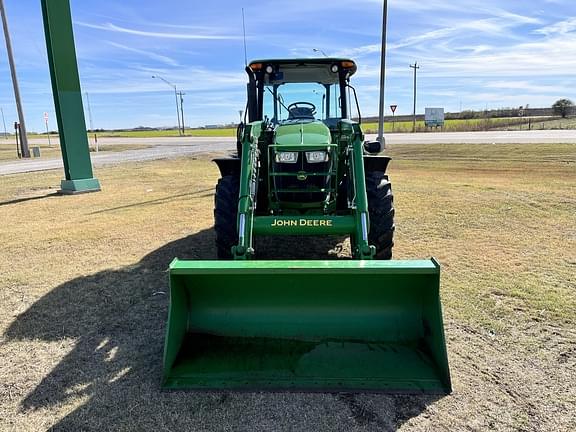 Image of John Deere 5085M equipment image 1