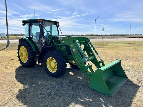 Image of John Deere 5085M equipment image 2