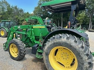 Image of John Deere 5085M equipment image 2