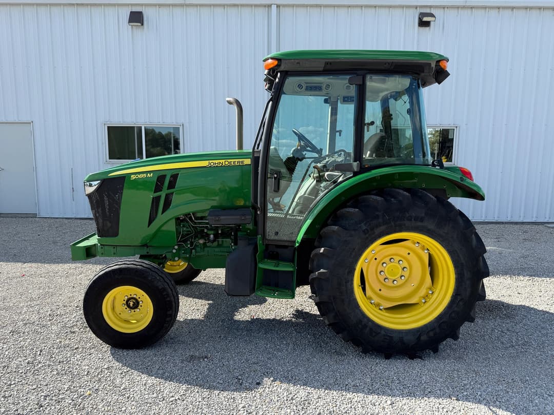 Image of John Deere 5085M Primary image