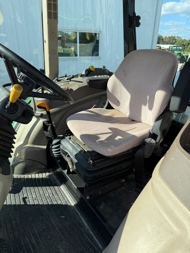 Image of John Deere 5085M equipment image 4