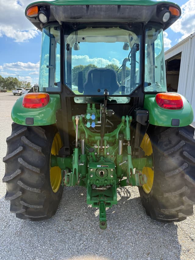 Image of John Deere 5085M equipment image 2