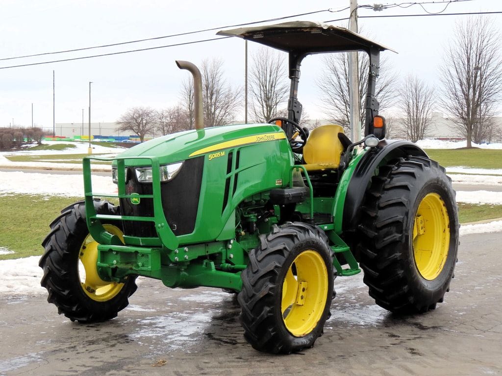 2014 John Deere 5085M Equipment Image0