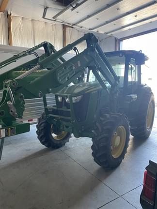 Image of John Deere 5085M equipment image 2
