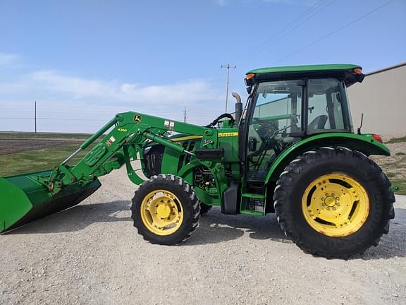 Image of John Deere 5085M equipment image 1