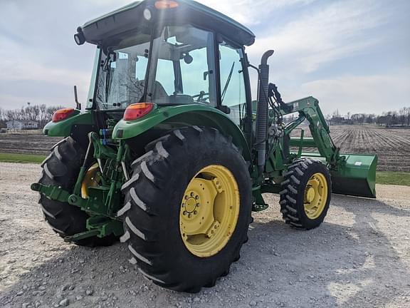 Image of John Deere 5085M equipment image 4