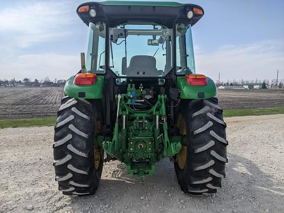 Image of John Deere 5085M equipment image 3