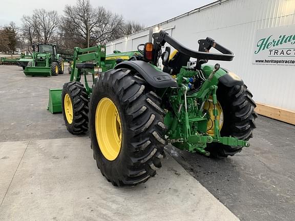 Image of John Deere 5085M equipment image 2