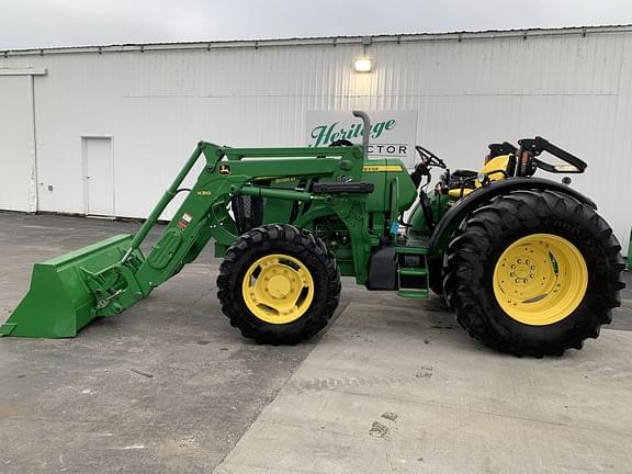 Image of John Deere 5085M equipment image 1