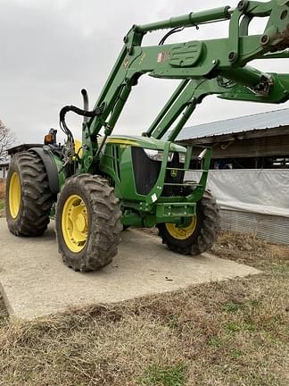 Image of John Deere 5085M equipment image 2