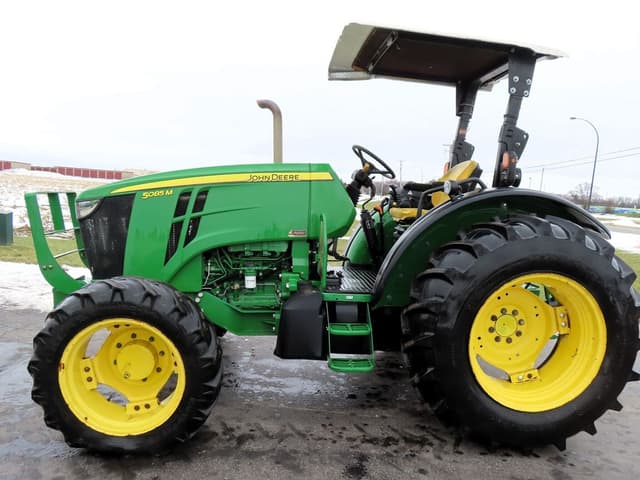 Image of John Deere 5085M equipment image 2