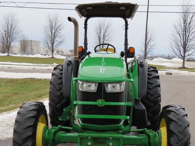 Image of John Deere 5085M equipment image 4