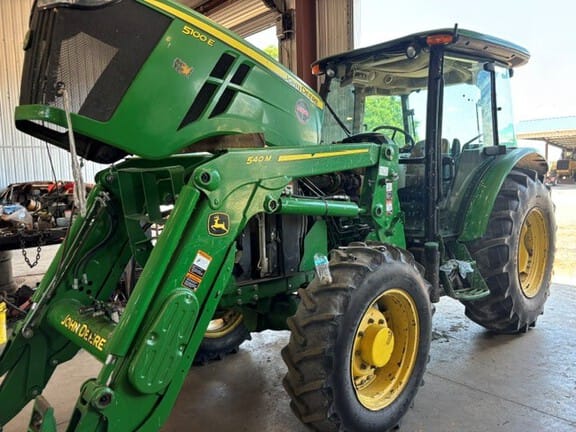2014 John Deere 5100E Equipment Image0