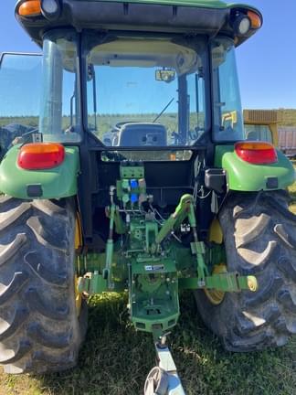 Image of John Deere 5100E equipment image 3